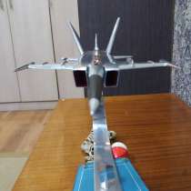 Продам макет самолёта Миг 25 на импровизированной взлётке, в г.Алматы