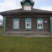 Бревенчатый дом с баней в жилом селе, в Москве