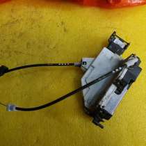 Замок двери задний правый Пежо Партнер, в Москве