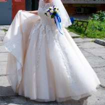 Шикарное свадебное платье, в Златоусте