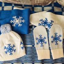 Зимний комплект, шапка, шарф, рукавицы, в Новосибирске