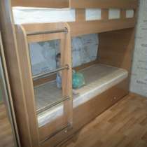 Продам двух ярусную кровать, в Барнауле