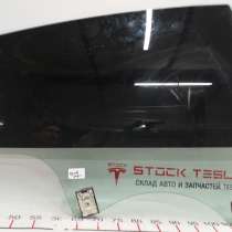 З/ч Тесла. Стекло двери задней правой Tesla model 3 1077905-, в Москве