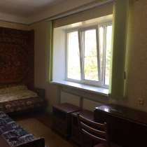 Двухкомнатная квартира с ремонтом в Ленинском районе, в Севастополе
