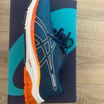Продам кроссовки asics, в Тольятти