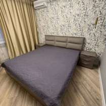 Продам кровать 1800/2000 с прикроватными тумбами, в Воронеже