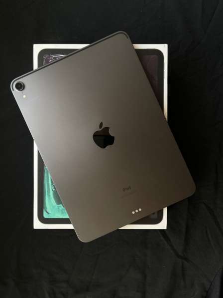 Продам iPad Pro 11 (2018) 64 Гб