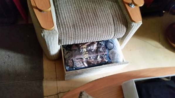 Продам угловой диван с креслом в Красноярске фото 3