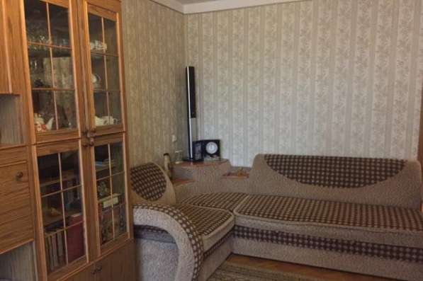 Продам четырехкомнатную квартиру в Краснодар.Жилая площадь 88 кв.м.Этаж 3.Дом монолитный.