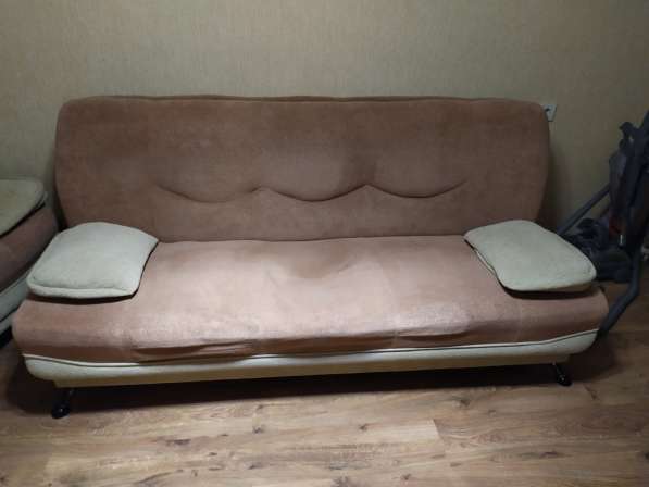 Продам мягкую мебель б/у (диван и 2 кресла) в Хабаровске фото 4