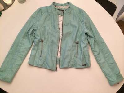 Женская кожаная куртка Guess 943-15