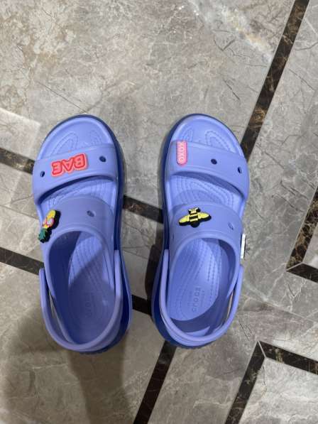 Продам кроксы оригинал в Москве фото 4
