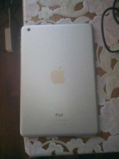 планшет Apple iPad mini 1