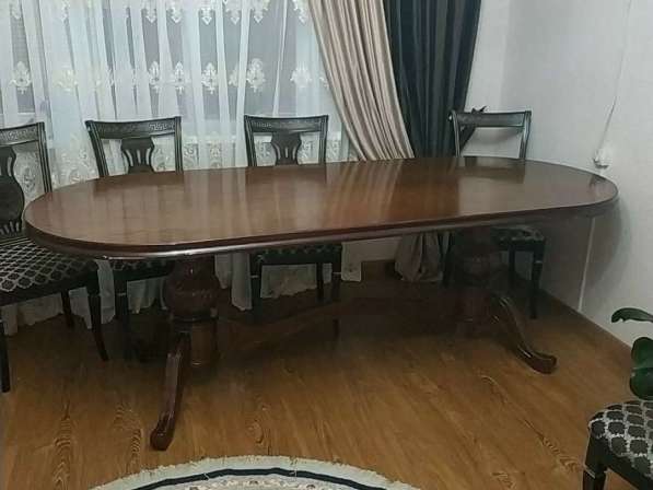 Продаю большой стол в Буйнакске