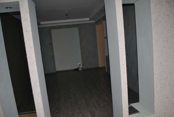 Квартира с новым ремонтом в городе Поти в фото 4