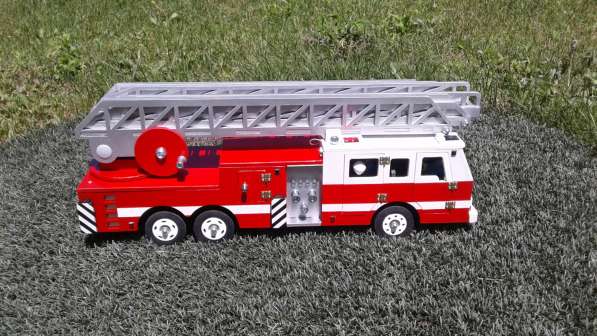 Продам игрушечную пожарную машину в Краснодаре фото 5