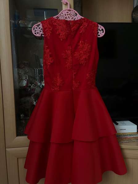 Продам платье на девочку красного цвета в Туле