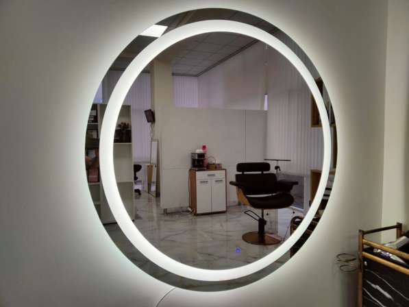 Зеркало круглое с подсветкой диаметром 120см. Парящие