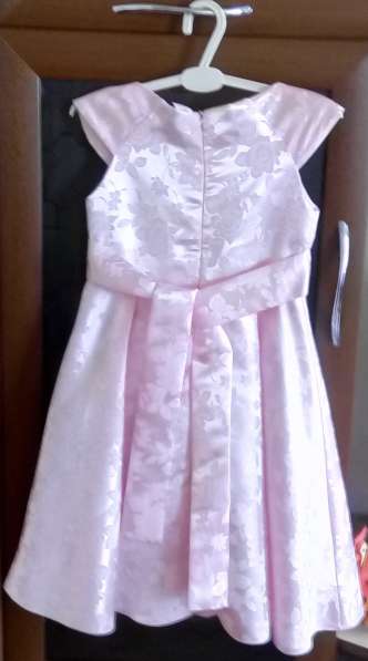 Платье розовое для девочки 5-6лет в Абакане фото 3