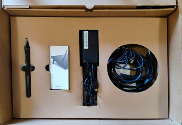 Tablette avec stylet Wacom cintiq 16 в 