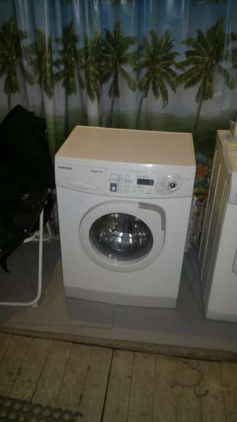 Продам стиральную машину Samsung в Екатеринбурге