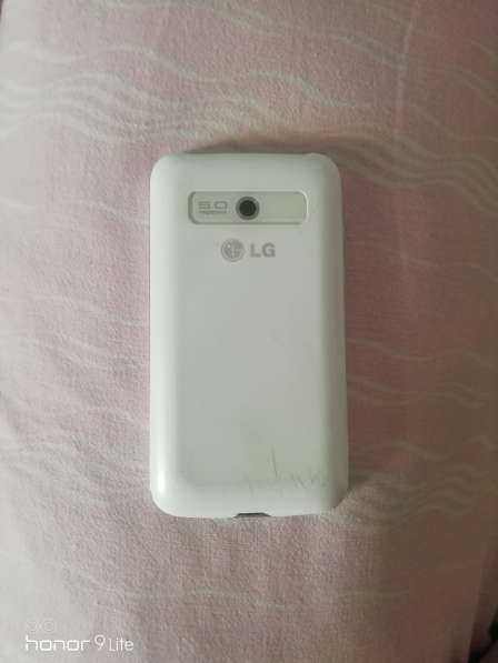 Белый ЛДжи смартфон в Таганроге