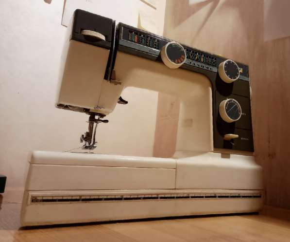 Швейная машинка Janome 392 в Москве фото 6