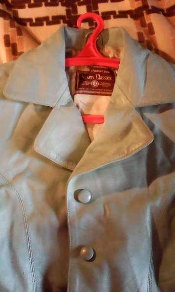 Красивая нежно-бирюзовая кожаная куртка-пиджак,женская,48-50