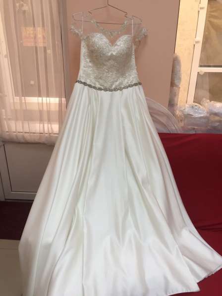 Роскошное, новое свадебное платье в Симферополе