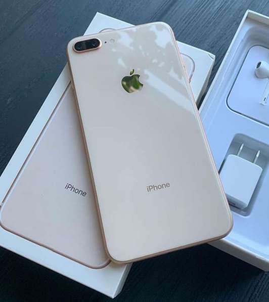 IPhone 8 на 64ГБ белый отличное состояние в Москве