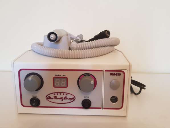 Аппарат для маникюра и педикюра с пылесосом