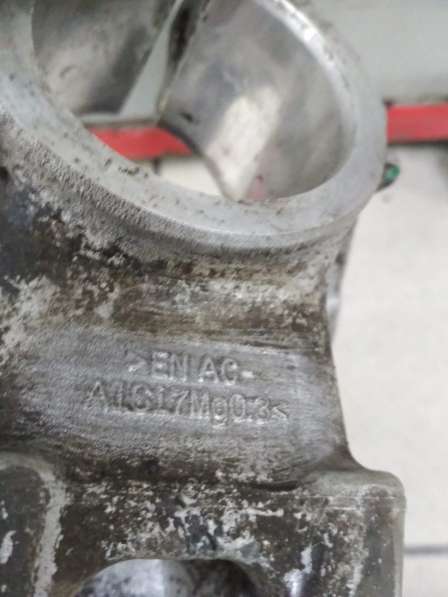 Кулак поворотный BMW 330i)