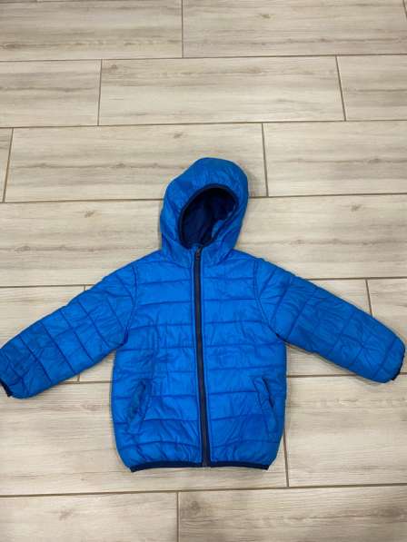 Демисезонная курточка 92