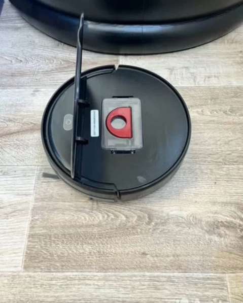 Робот пылесос ￼