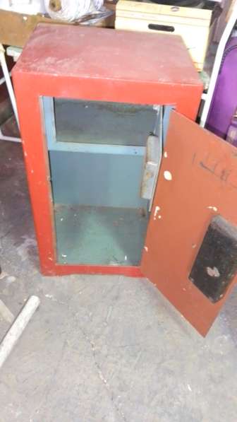 Продам электросамовар рабочий раритетный, сейф металлический в фото 5