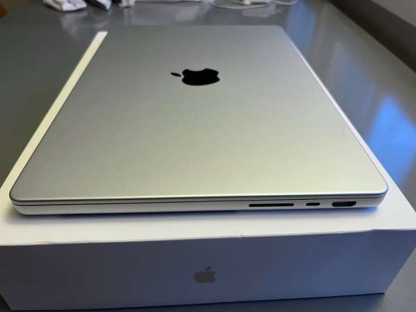 MacBook Pro 14 в фото 5