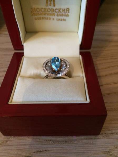 Роскошное кольцо с натуральным топазом и бриллиантами в Москве фото 3