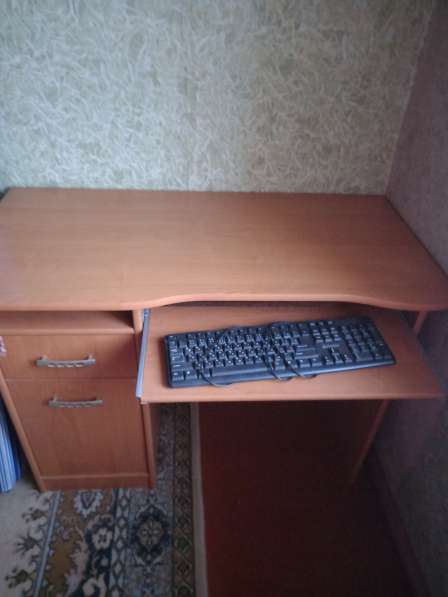 Продам Компьютерный столик
