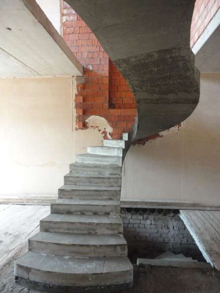 Изготовление железо-бетонных лестниц для коттеджа в Ульяновске фото 14