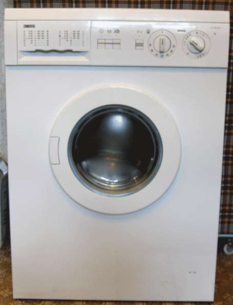 Суперузкую (32 см. в глубину) стиральную машину Zanussi