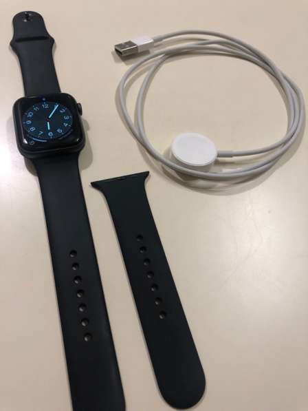 Смарт-часы Apple Watch Series 4 в Казани