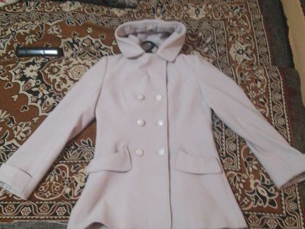 Продам пальто 42 размер в Красноярске