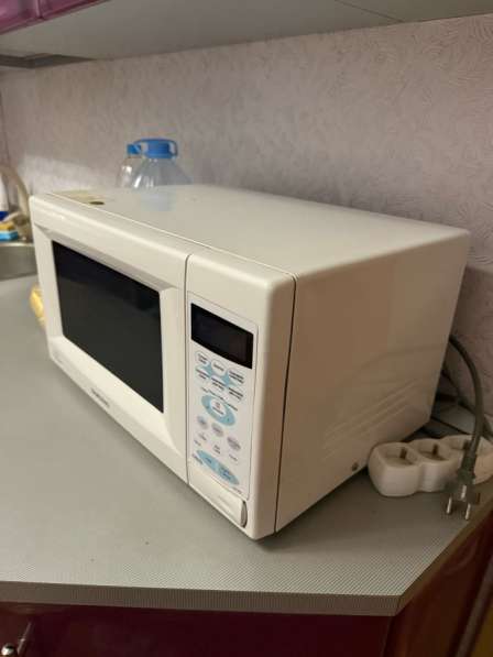 Продается Микроволновая печь! в Санкт-Петербурге