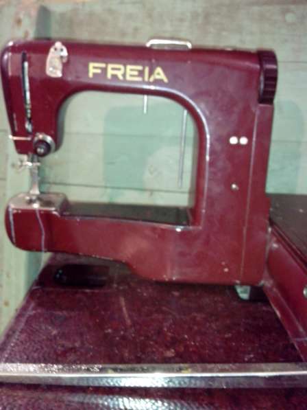 Продаю швейную машинку в Туле фото 3
