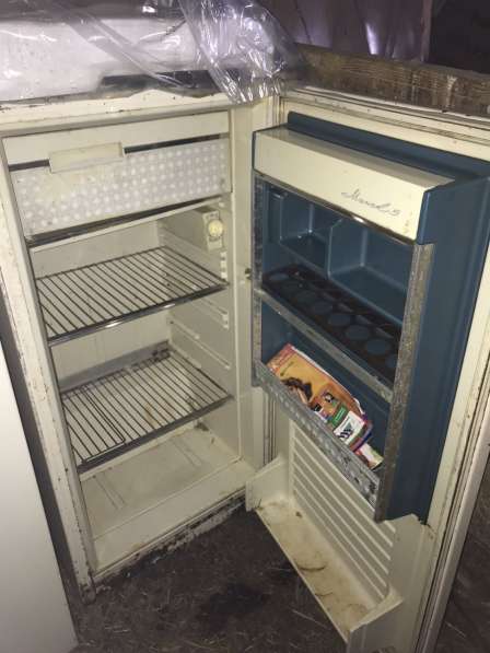 Холодильники б/у в фото 4
