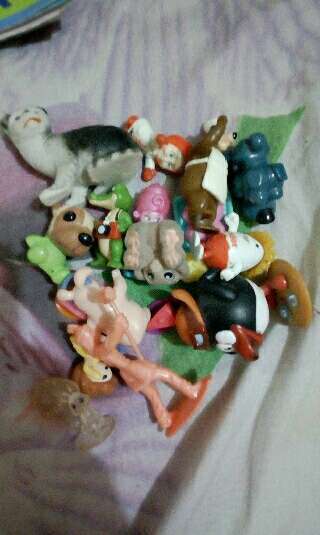 Много детских игрушек