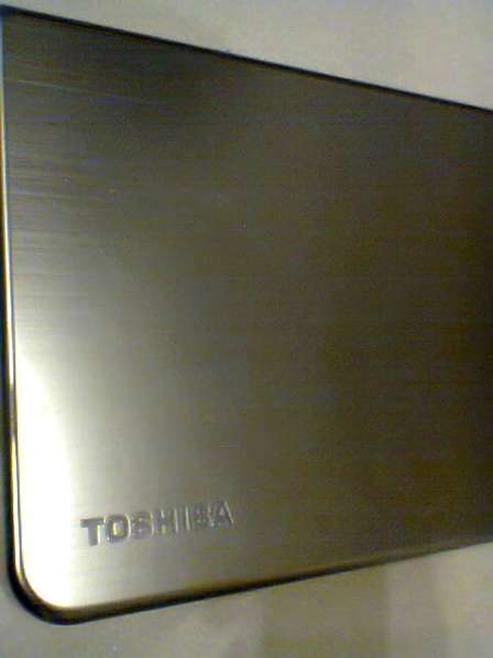 Toshiba Satellite U50-A-L4M Верхняя крышка матрица в Москве фото 3