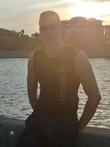 Андрей, 22 года, хочет пообщаться