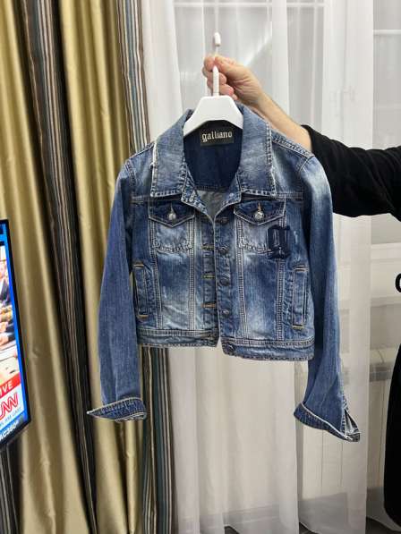 Куртка джинсовая