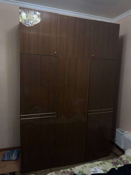 Шифонер с тремя тумбочками